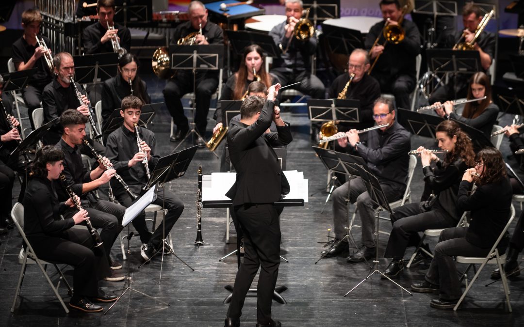 Sakanako  Haize  Berriak  Musika  Banda  eta  Udal  Musika  Eskolako  Banda